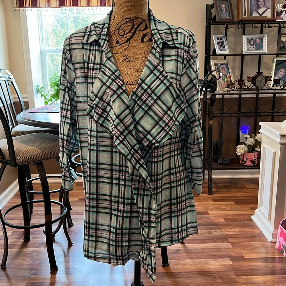 Size 3X(fits like an XL)plaid open front 3/4 length sleeves lightweight cardigan